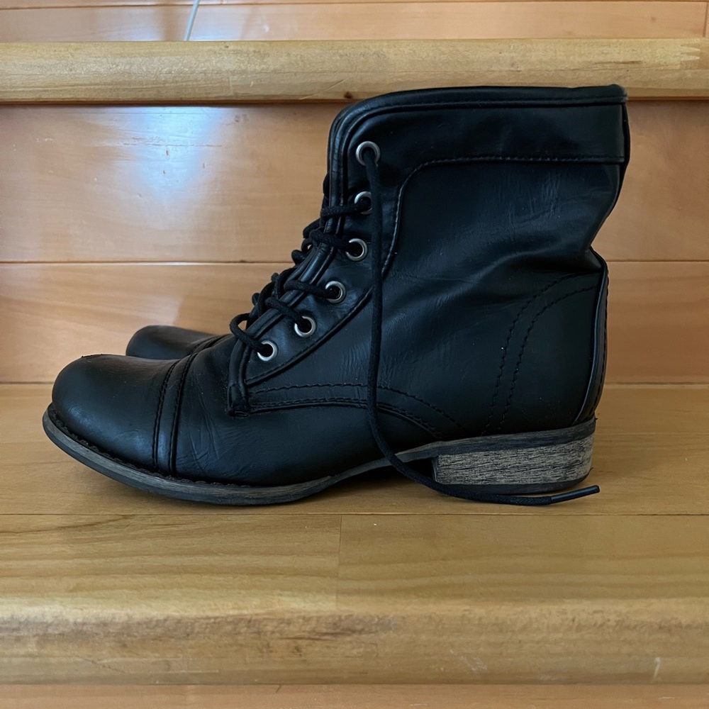 Cathy jean low rise combat boot